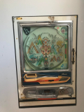 Can anyone ID this old pinball-like game?