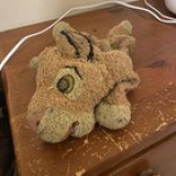 Can anyone help Identify the brand? Trying to replace this. I know it’s mid 90s era Simba stuffy.