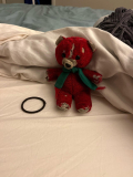 Looking to replace bear. My friend is looking to find where her bear came from/get more if possible. She believes it is from the early 2000’s but isn’t sure. Does anyone recognize this bear? Hair tie for scale